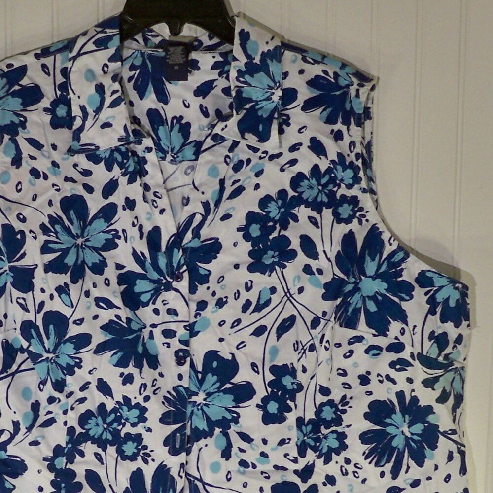 Basic Editions, Blue Floral Sleeveless Button Up Shirt, 3X